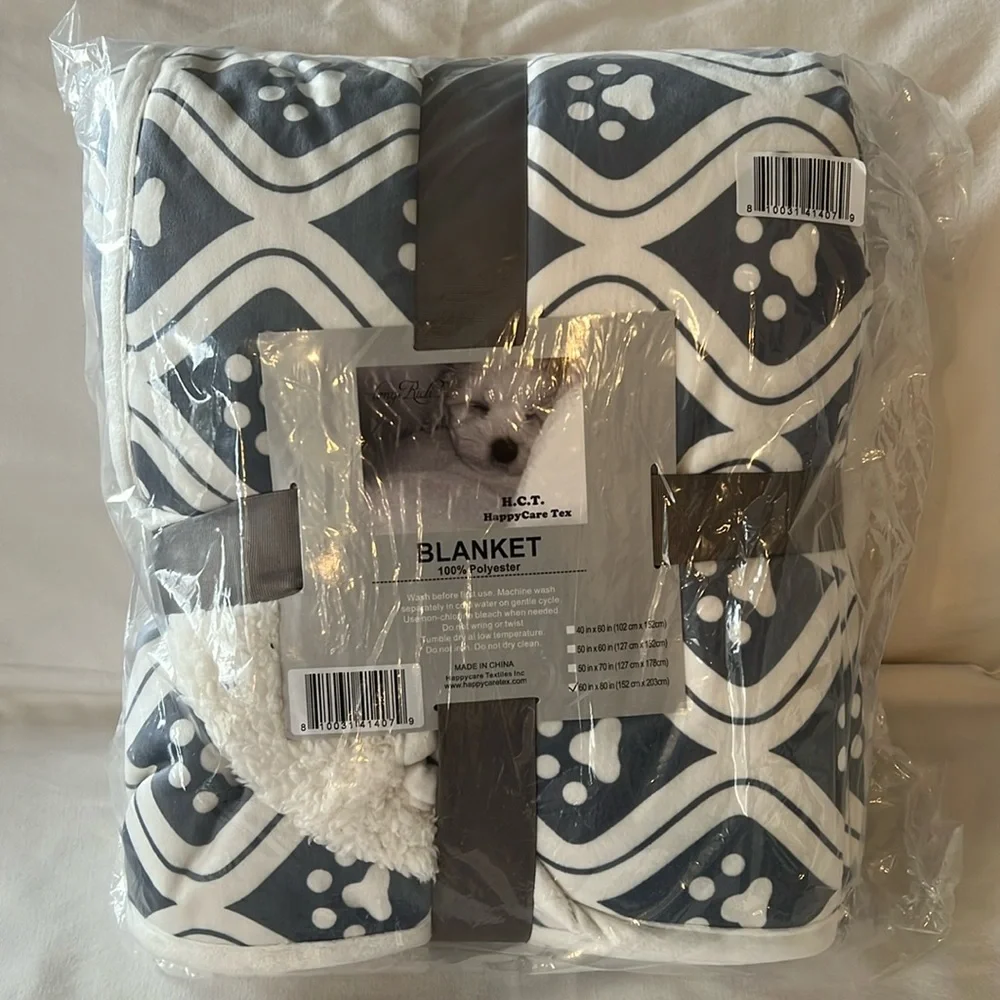 Advanced Water Resistant Pets Print Comfort Throw, 60